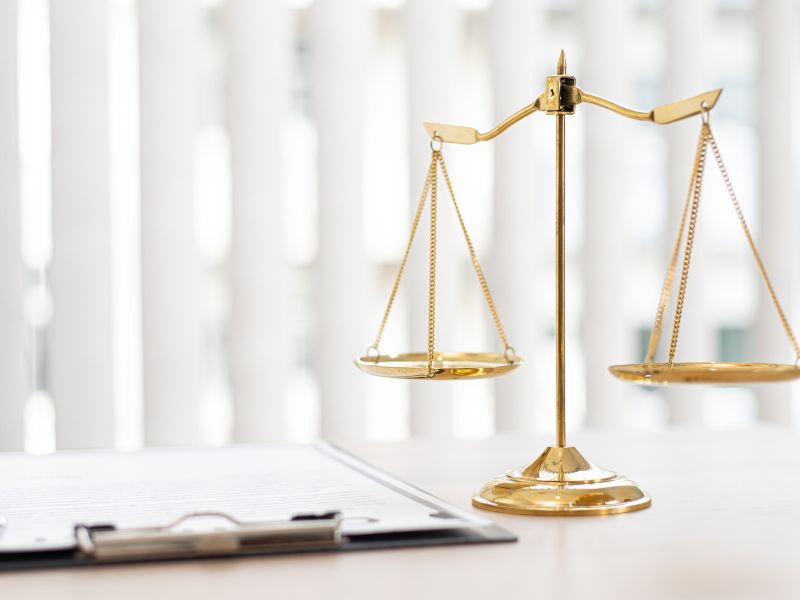 Obsługa prawna przedsiębiorstw – na czym polega?